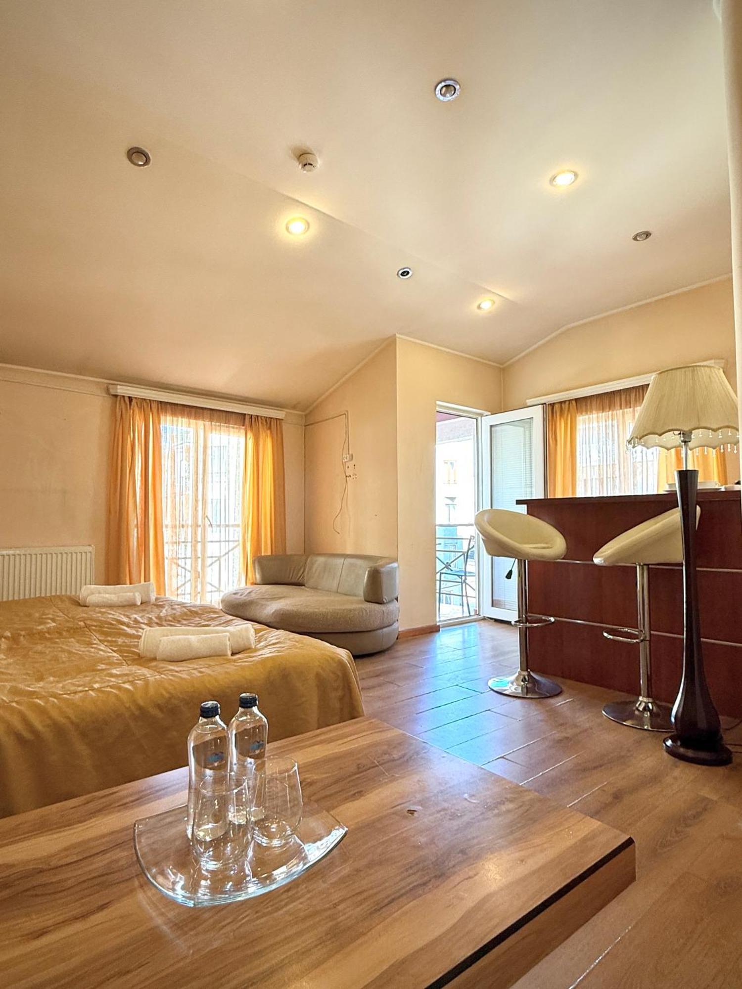 Hotel Vake 第比利斯 外观 照片